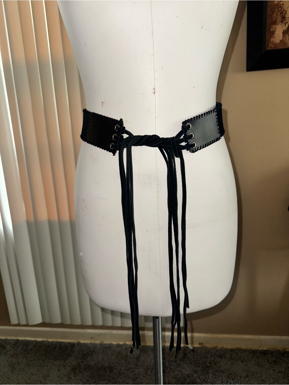 90s/ early 2000s New York & Company genuine leather Lace-Up Fringe Waist Belt